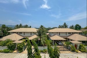 3 bedroom townhouse 5 minutes from Bang Tao Beach, Phuket in Laguna Park