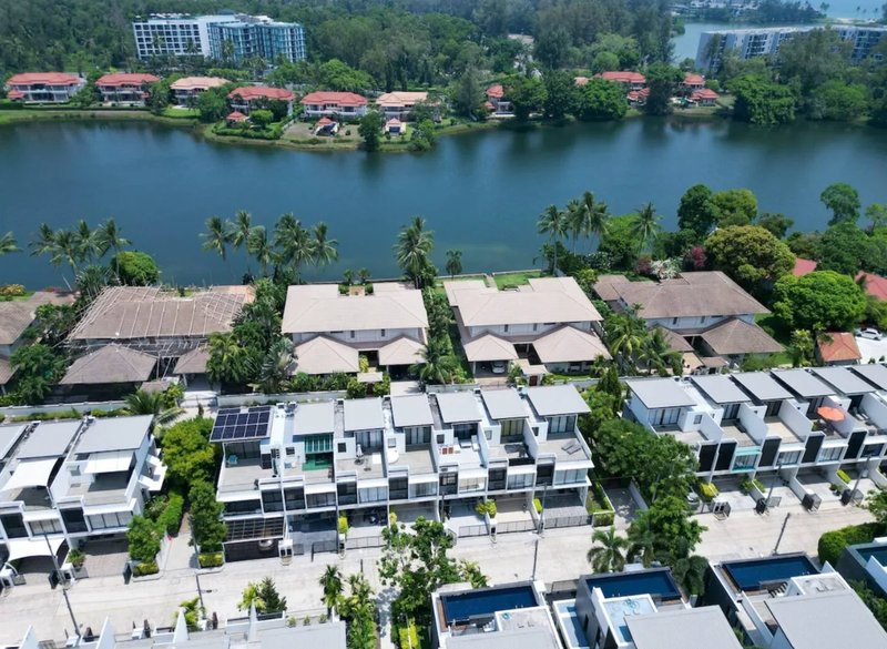 3 bedroom townhouse 5 minutes from Bang Tao Beach, Phuket in Laguna Park