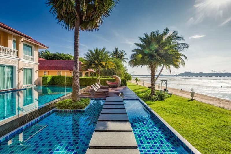 9 Bedroom Villa for rent in Rawai area, Phuket