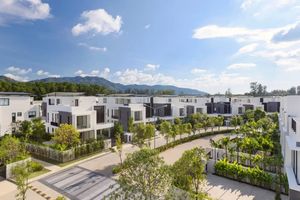 3 bedroom townhouse 5 minutes from Bang Tao Beach, Phuket in Laguna Park