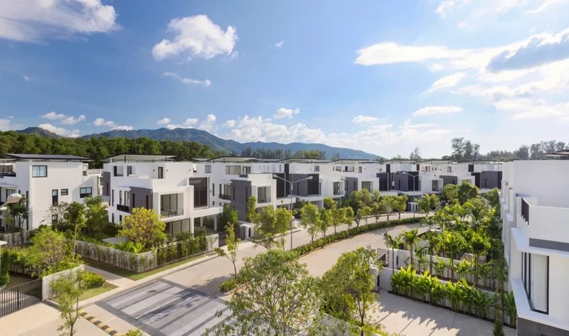 3 bedroom townhouse 5 minutes from Bang Tao Beach, Phuket in Laguna Park