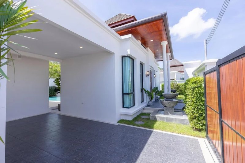 4 Bedroom Villa with Pool in Chalong, Phuket in Kiri Buddha