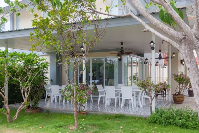 Spacious 10 bedroom villa for rent in Rawai, Phuket