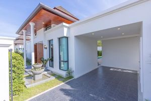 4 Bedroom Villa with Pool in Chalong, Phuket in Kiri Buddha