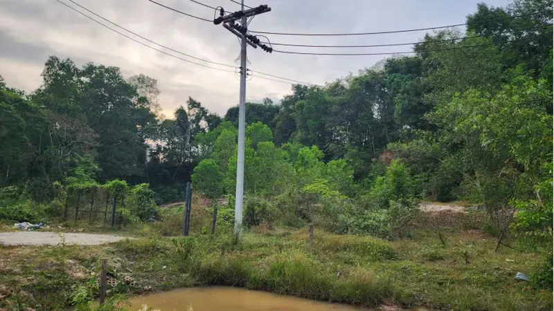 ภายนอกของที่ดิน ในเชิงตะไล