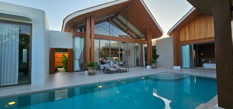 Вилла с 4 спальнями и бассейном на Таланге, Пхукет в Nakara Luxury Grand Villas