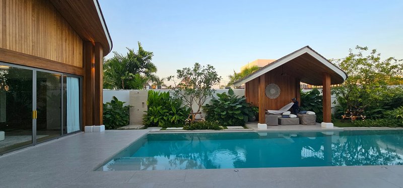 Вилла с 4 спальнями и бассейном на Таланге, Пхукет в Nakara Luxury Grand Villas