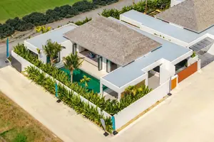 villa in Choeng Thale