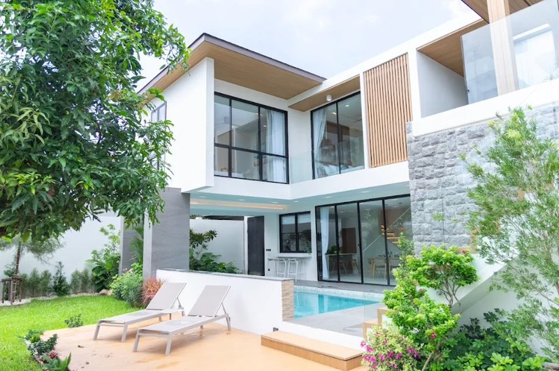 Two-storey 3 bedroom villa with private pool in Bang Tao, Phuket at Dareeya Villas Complex