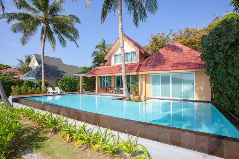 Two-storey beachfront villa with pool for rent in Rawai, Phuket