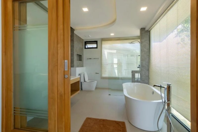 4 bedroom villa with pool for rent in Rawai, Phuket