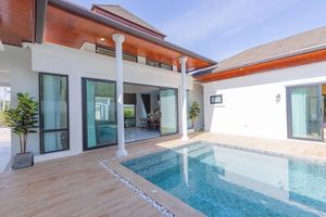 4 Bedroom Villa with Pool in Chalong, Phuket in Kiri Buddha