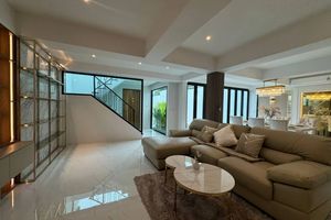 Двухэтажная вилла с 3 спальнями и частным бассейном на Раваи, Пхукет