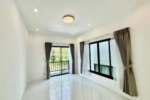 Ready-made 4 bedroom house with swimming pool in Talang area, Phuket at a bargain price