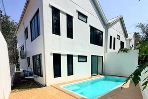 Ready-made 4 bedroom house with swimming pool in Talang area, Phuket at a bargain price