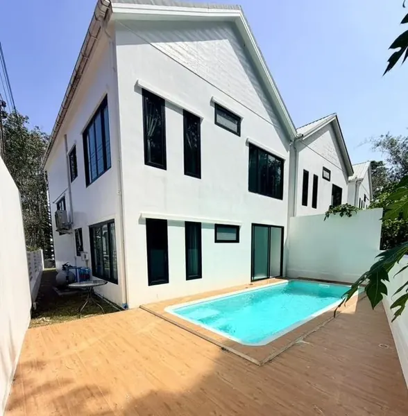 townhouse in Thep Krasasttri