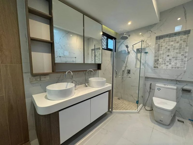 Двухэтажная вилла с 3 спальнями и частным бассейном на Раваи, Пхукет