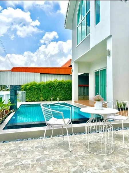 Two-storey villa with private pool and restaurant in Talang area, Phuket