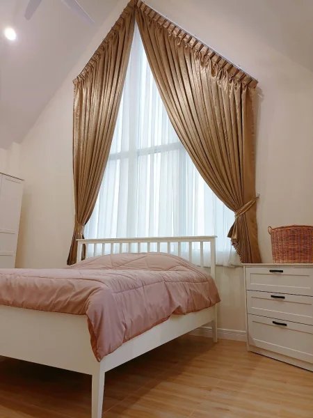 Two-storey villa with private pool and restaurant in Talang area, Phuket