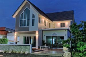 Two-storey villa with private pool and restaurant in Talang area, Phuket