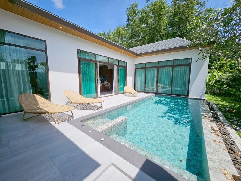 วิลล่า 2 ห้องนอนพร้อมสระว่ายน้ำส่วนตัวใกล้หาดในยางภูเก็ตที่ภูวิสต้า 3 ในยางคอมเพล็กซ์