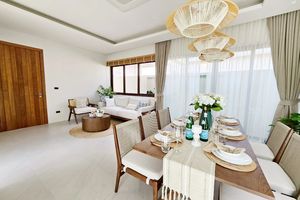 วิลล่า 2 ห้องนอนพร้อมสระว่ายน้ำส่วนตัวใกล้หาดในยางภูเก็ตที่ภูวิสต้า 3 ในยางคอมเพล็กซ์