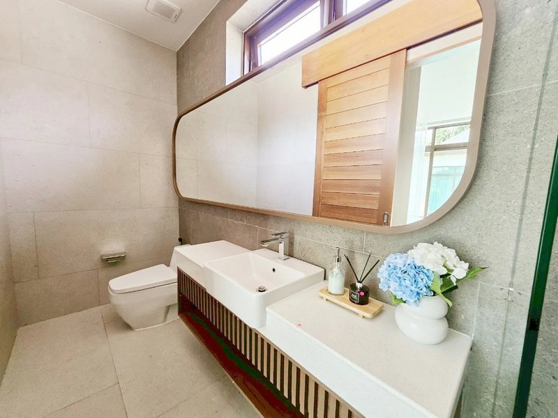 วิลล่า 2 ห้องนอนพร้อมสระว่ายน้ำส่วนตัวใกล้หาดในยางภูเก็ตที่ภูวิสต้า 3 ในยางคอมเพล็กซ์