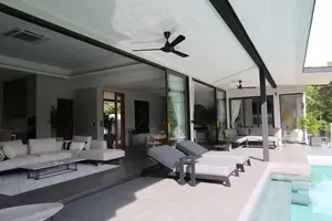 ภายนอกของวิลล่า ในศรีซันตัน