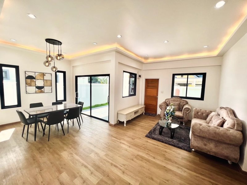 บ้านเดี่ยว 3 ห้องนอนพร้อมสระว่ายน้ำในพื้นที่ฉลอง,ภูเก็ต