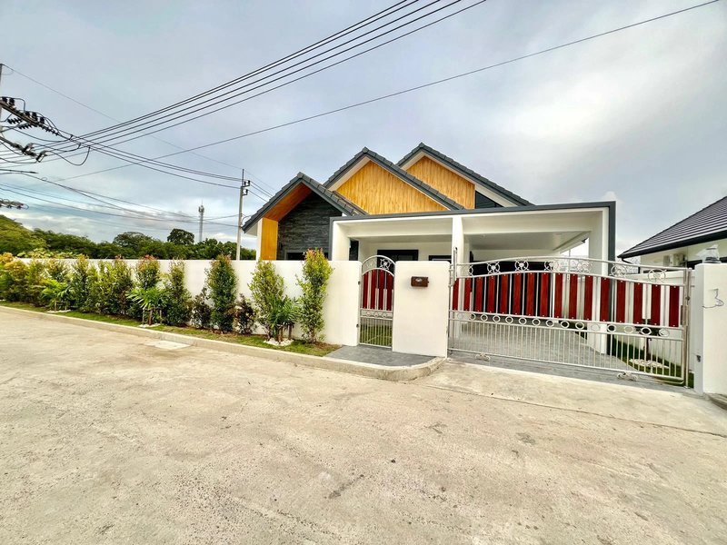 บ้านเดี่ยว 3 ห้องนอนพร้อมสระว่ายน้ำในพื้นที่ฉลอง,ภูเก็ต