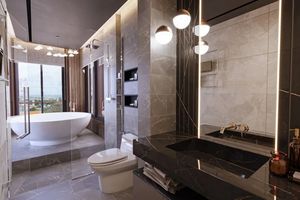 วิลล่าพร้อมสระว่ายน้ำส่วนตัวและวิวทะเลแบบพาโนรามาในพื้นที่กะรน,ภูเก็ตที่ไฮวันซีวิววิลล่าแอนด์การ์เด้น