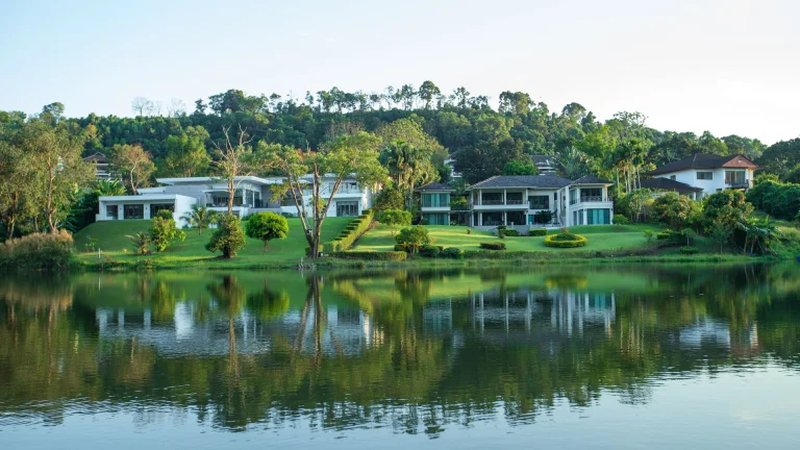 Luxury Duplex 2 Bedroom apartment in a gated community with Golf courses in Blue Canyon Heights