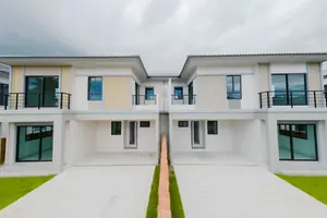 townhouse in Thep Krasasttri