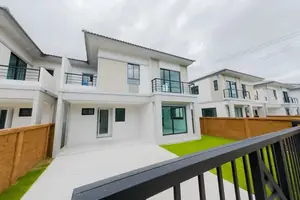 townhouse in Thep Krasasttri