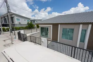 townhouse in Thep Krasasttri
