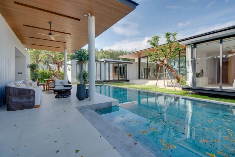 4 Bedroom Villa with pool in Cherng Talai area, Phuket in Botanica Grand Avenue