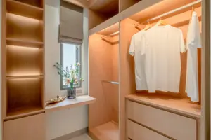 สระว่ายน้ำของคอนโดมิเนียม ในศรีซันตัน