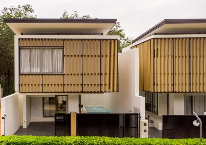 สระว่ายน้ำของคอนโดมิเนียม ในศรีซันตัน