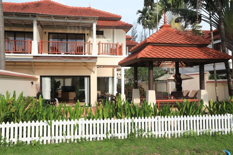 Two-storey villa with golf course view for rent in Bang Tao, Phuket