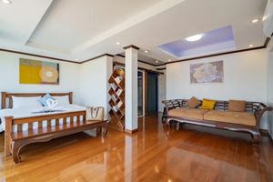 5 Bedroom Villa with Pool for rent in Patong area, Phuket
