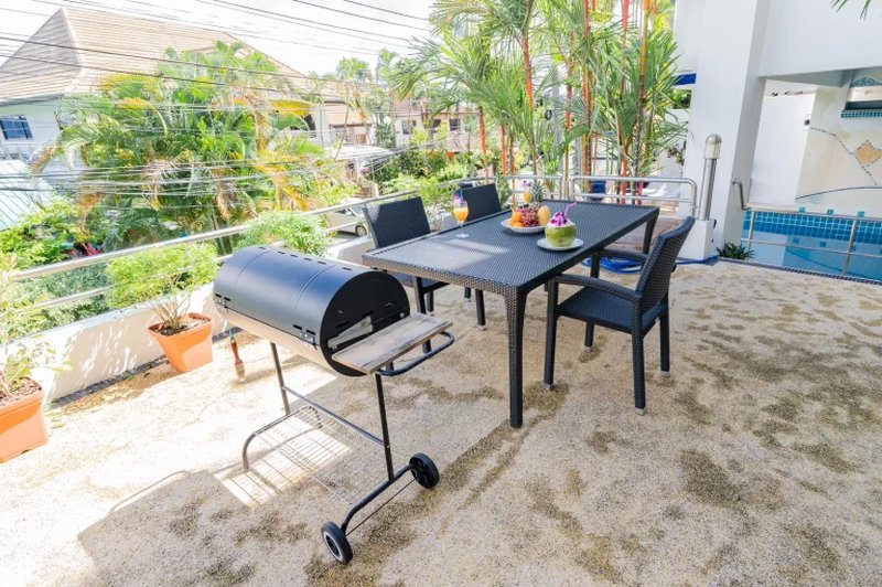 5 Bedroom Villa with Pool for rent in Patong area, Phuket