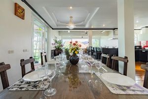 5 Bedroom Villa with Pool for rent in Patong area, Phuket