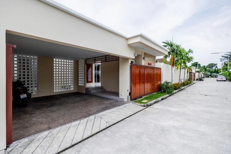 วิลล่า 3 ห้องนอนพร้อมสระว่ายน้ำส่วนตัวในพื้นที่ถลาง,ภูเก็ต