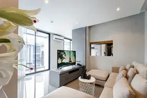 ห้องนั่งเล่นของคอนโดมิเนียม ในกมลา