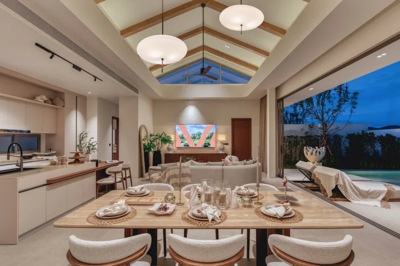 Elegant 3 bedroom villa with pool in Talang area, Phuket in Manor Phuket