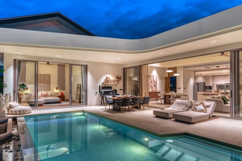 Elegant 3 bedroom villa with pool in Talang area, Phuket in Manor Phuket