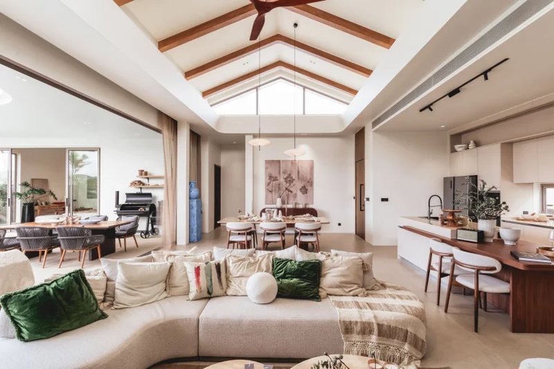 Elegant 3 bedroom villa with pool in Talang area, Phuket in Manor Phuket