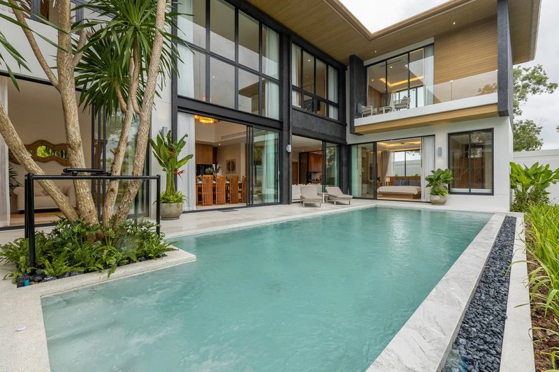 Two-storey villa with 6 bedrooms and private pool in Chalong area, Phuket in Mouana Grande Chalong Bay