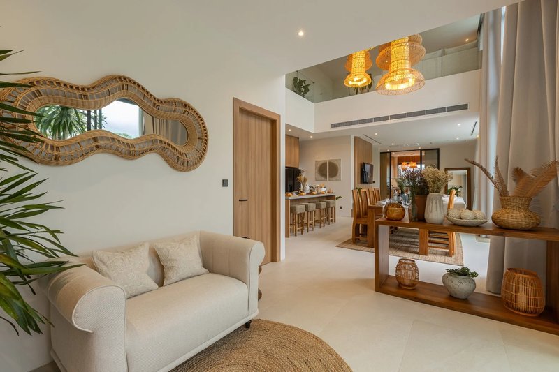 Two-storey villa with 6 bedrooms and private pool in Chalong area, Phuket in Mouana Grande Chalong Bay