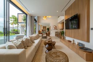 Two-storey villa with 6 bedrooms and private pool in Chalong area, Phuket in Mouana Grande Chalong Bay